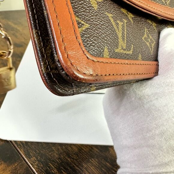 Louis Vuitton Vintage Monogram Pochette Dame Clutch Bag - Picture 8 of 16